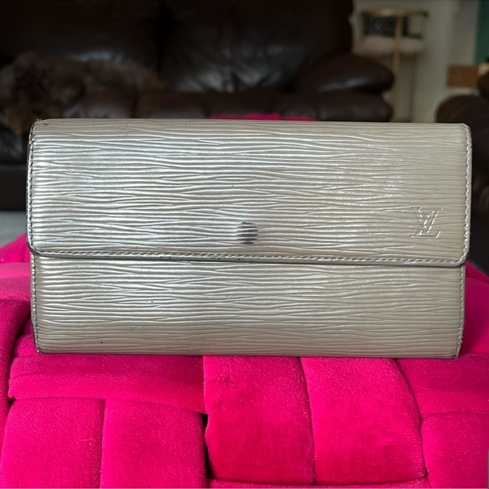 Louis Vuitton Gray Epi Leather Wallet - Picture 3 of 12